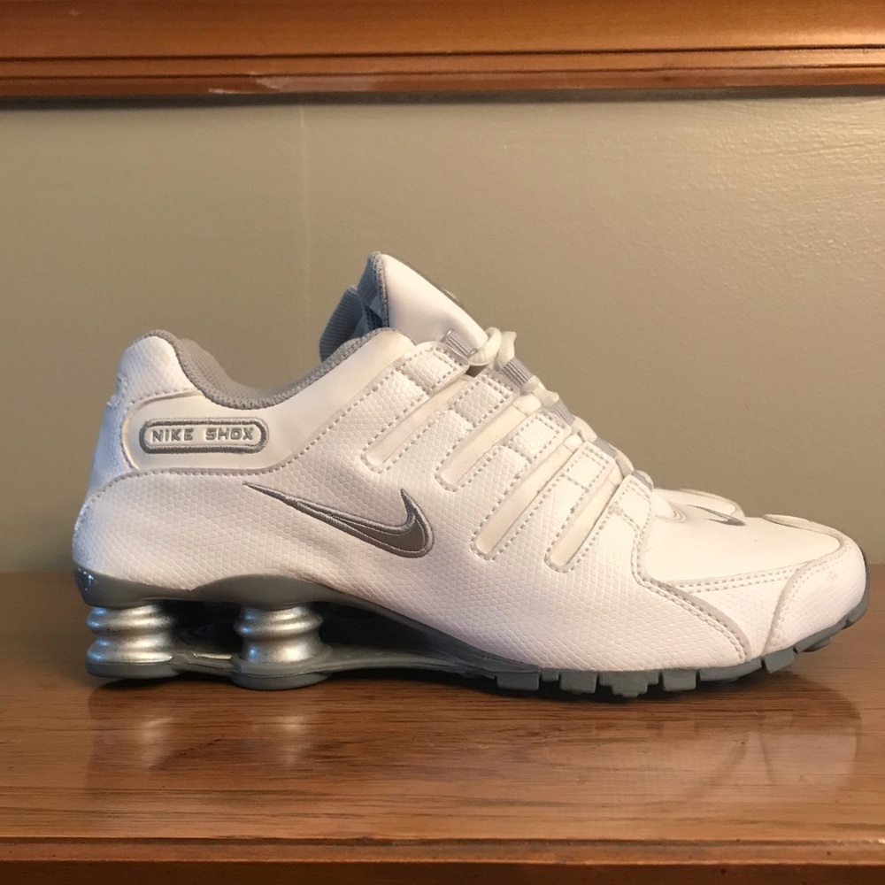 White Nike Shox